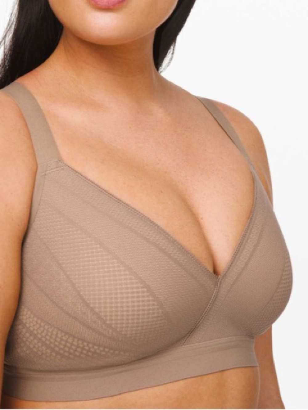 Lululemon Awake to Lace Bra
Soft Sand / Crepe Size 36B